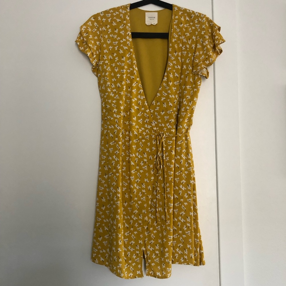 Francesca’s Harper Heritage mustard yellow floral flutter sleeve wrap dress XS